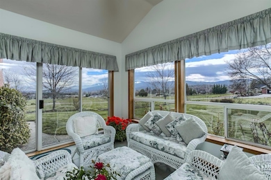 983 Old Stage Rd, Central Point, OR 97502 - photo 2