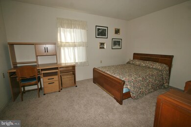 18012 Par Three Dr, Hagerstown, MD 21740 - photo 5