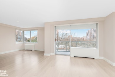 Whitehall unit 5S, Bronx, NY 10463 - photo 3