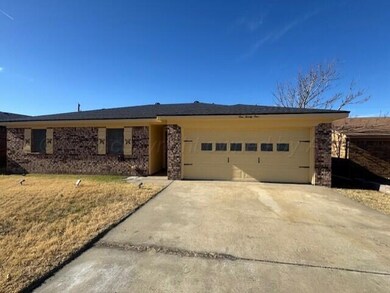 121 Avalon St, Borger, TX 79007 - photo 4