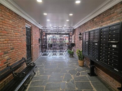 3201 St Charles Ave unit 308, New Orleans, LA 70115 - photo 2