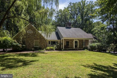 913 Hillstead Dr, Lutherville Timonium, MD 21093 - photo 2