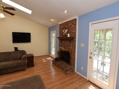 826 Shadowridge Rd, Jacksonville, NC 28546 - photo 5