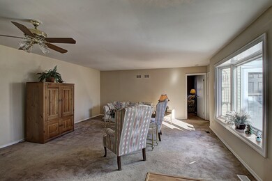 1 Hampton on Auburn, Rolling Meadows, IL 60008 - photo 2