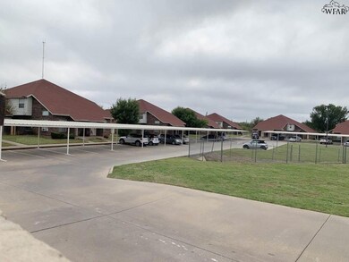 1723 Cimarron Trail unit 9C, Wichita Falls, TX 76306 - photo 3