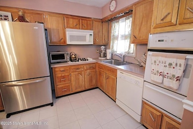 21 Wilson Ave, Staten Island, NY 10308 - photo 2