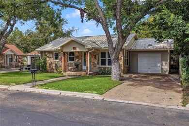 304 E Live Oak St, Burnet, TX 78611 - photo 5