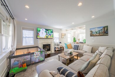 39 Hale St, Newton Upper Falls, MA 02464 - photo 6