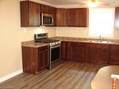 2007 Craven St, Ramseur, NC 27316 - photo 3