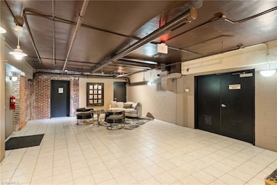 Entry/elevator lobby