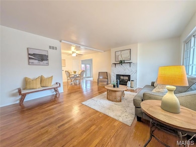 1305 Burning Tree Dr, Florissant, MO 63033 - photo 4