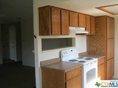 2210 Phyllis Dr, Copperas Cove, TX 76522 - photo 4