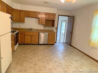 Kitchen/ Dining Room
