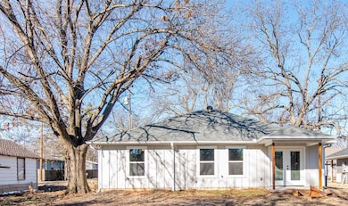 806 E 12th St, Bonham, TX 75418 - photo 2