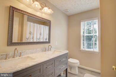 8807 Country Oak Dr, Odenton, MD 21113 - photo 4