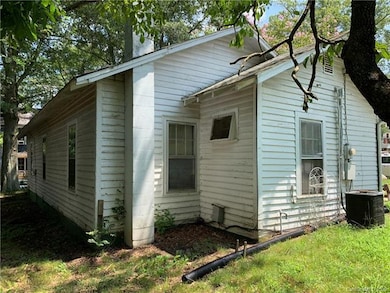 340 S Race St, Statesville, NC 28677 - photo 4