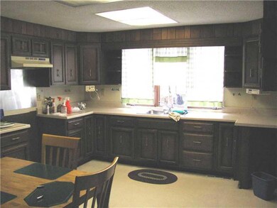 100 Pine St, Homer City, PA 15748 - photo 2