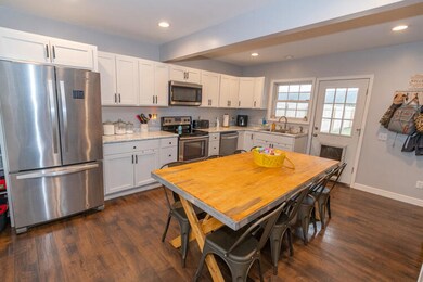 6520 Pipestone St EC Kitchen 3