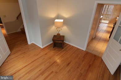 1910 Aubrey Place Ct, Vienna, VA 22182 - photo 4