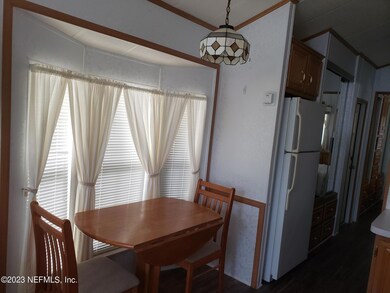 Dining with Bay window