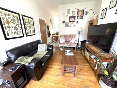 3 Cedar Square unit 2, Cambridge, MA 02140 - photo 3