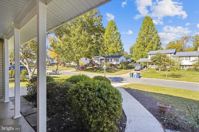 5408 Amberwood Ln, Rockville, MD 20853 - photo 4