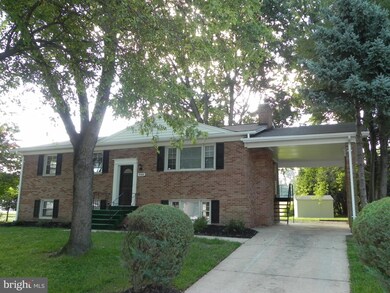 900 Karen Blvd, Capitol Heights, MD 20743 - photo 2