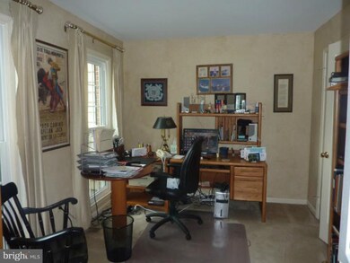 13441 Marble Rock Dr, Chantilly, VA 20151 - photo 5