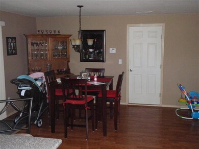 408 N Deanjou Ave, Eagle Point, OR 97524 - photo 2