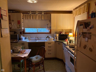 3856 W Old Us 40, West Terre Haute, IN 47885 - photo 5