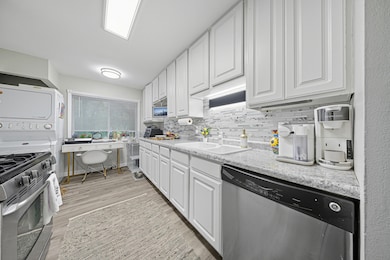 1942 Tall Oaks Dr unit 1A, Aurora, IL 60505 - photo 4