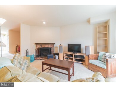 3923 Gatehouse Ln, Skippack, PA 19474 - photo 4