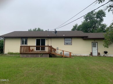 303 Kundert St, Turtle Lake, ND 58575 - photo 2