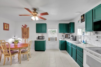 228 W Poplar St, Tekoa, WA 99033 - photo 7