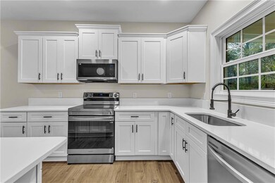 68 Mill Creek Dr, Smiths Station, AL 36877 - photo 4