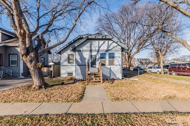 2300 Ave F_003
