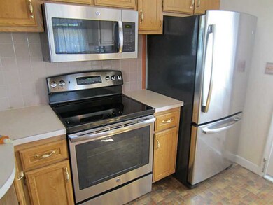 6 Almeida Dr, Warren, RI 02885 - photo 3