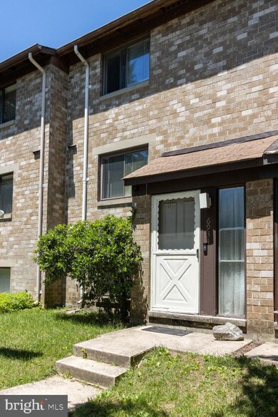 6934 Knighthood Ln, Columbia, MD 21045 - photo 2