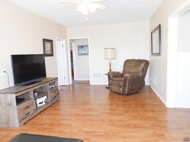 112 W 1st St, Hoyt, KS 66440 - photo 4