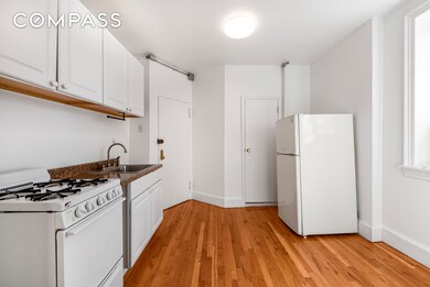 241 Mulberry St unit 18, New York, NY 10012 - photo 3