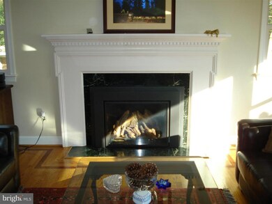 6419 Lyric Ln, Falls Church, VA 22044 - photo 5