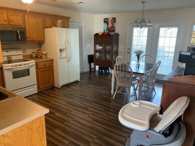 203 Saddlewood Dr, Shelbyville, TN 37160 - photo 3