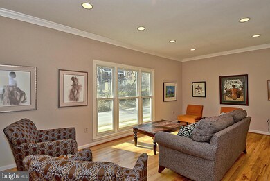 607 Ellsworth Dr, Silver Spring, MD 20910 - photo 3