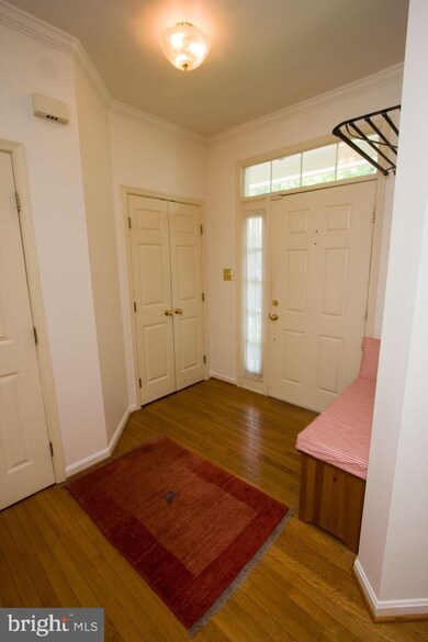 7304 Shady Glen Dr, Columbia, MD 21046 - photo 2