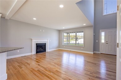 569 Louise St, Woonsocket, RI 02895 - photo 4
