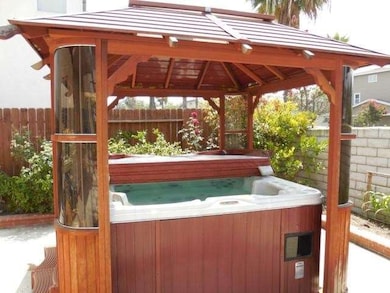 Spa for Six with music player
