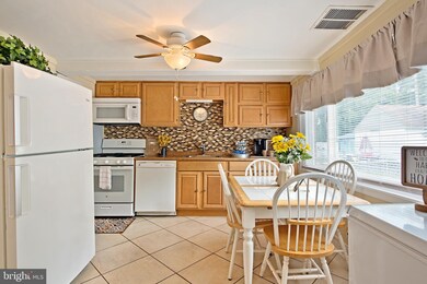 2791 Yarnall Rd, Halethorpe, MD 21227 - photo 7