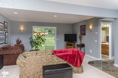 5679 Kenai Fjords Loop-large-004-Living