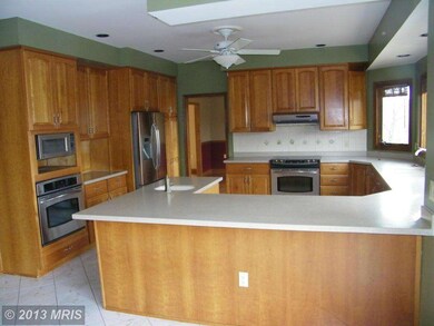 2410 Constantine Dr, Sykesville, MD 21784 - photo 4