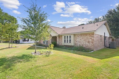 337 Dawn Hill Dr, Friendswood, TX 77546 - photo 2